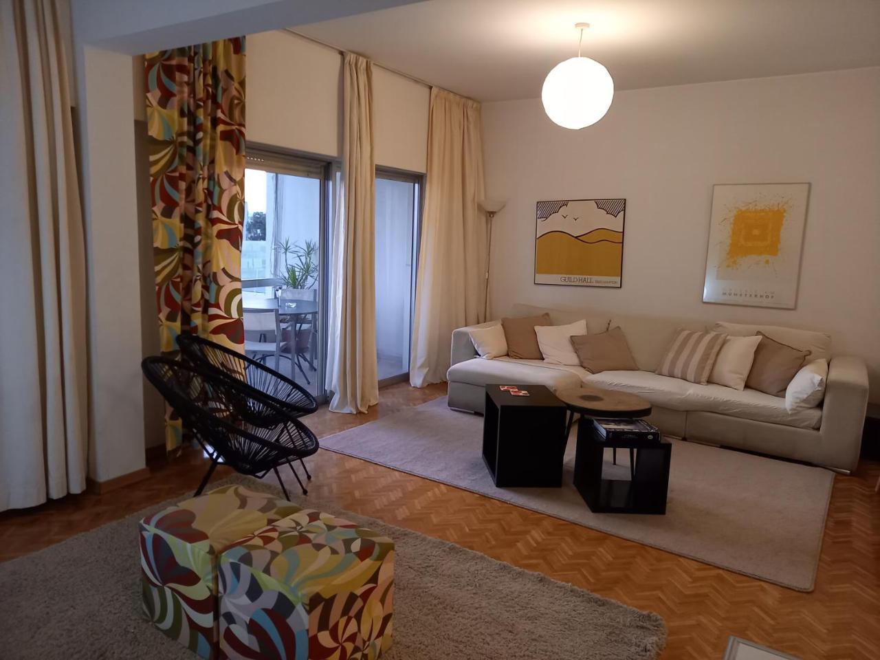 Seaside Spacious Apartment with Sea View