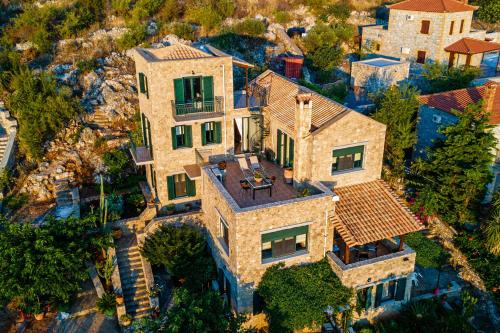 Villa Oneiro — 4-Star Luxury Hotel in Oichalia, Greece