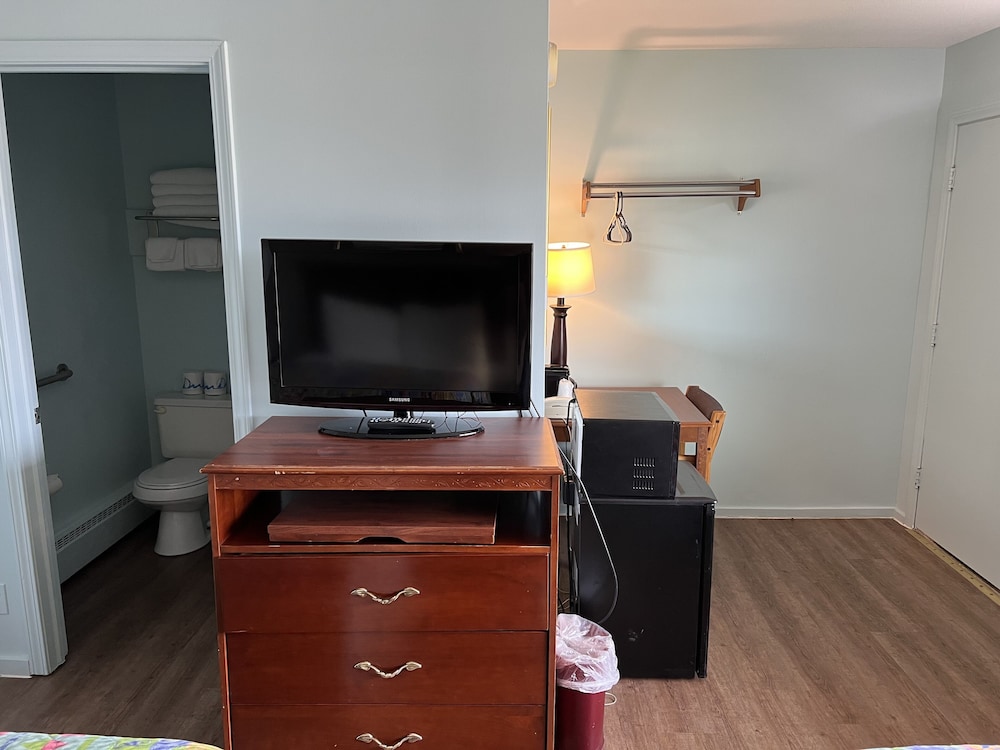 Crows Nest Inn Tawas - photo 16
