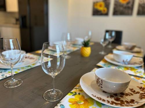 Sunny Delight Home Near Airport — 4-Star Luxury Hotel in Hollywood, United States