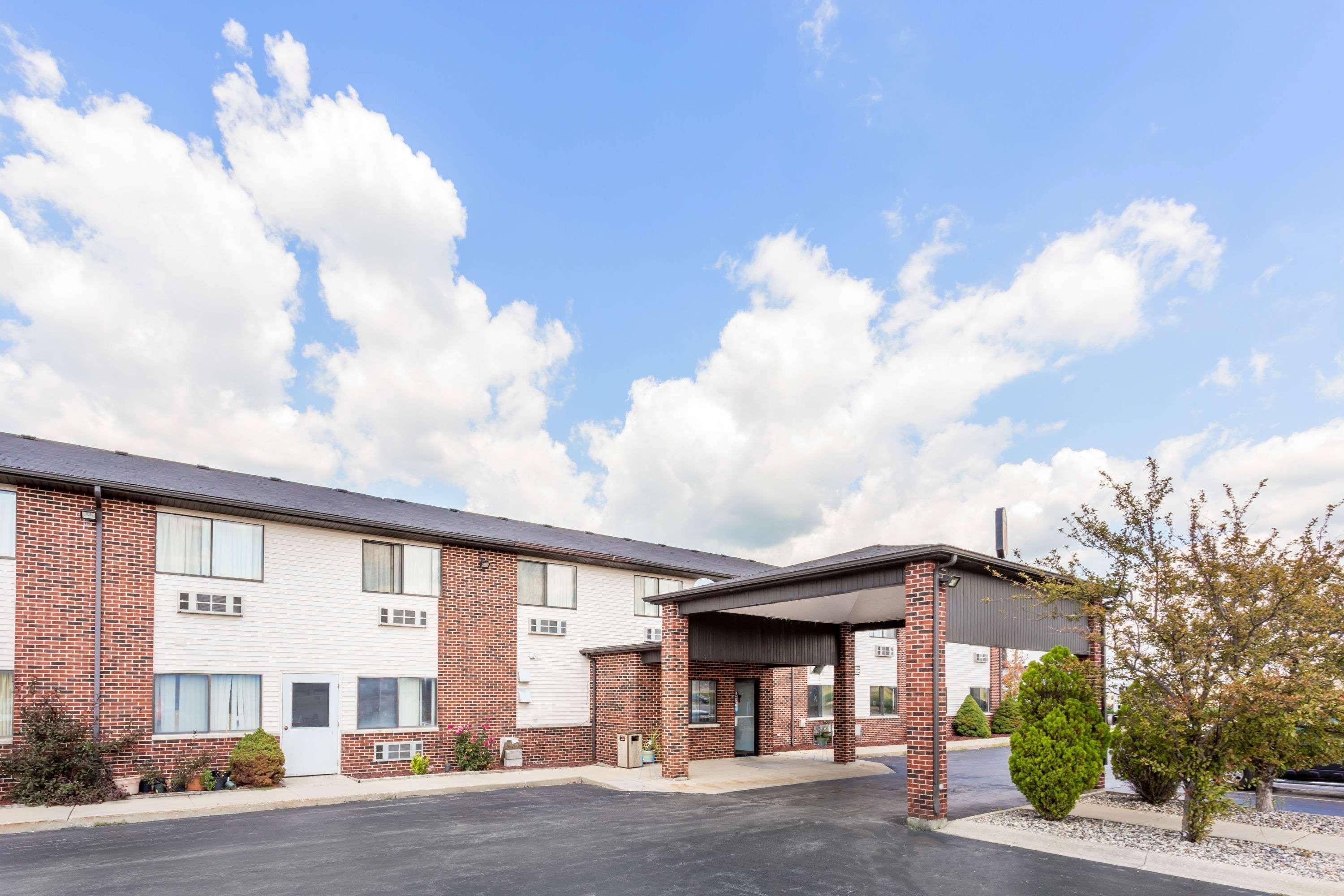 Super 8 by Wyndham Bourbonnais Kankakee Area - photo 3