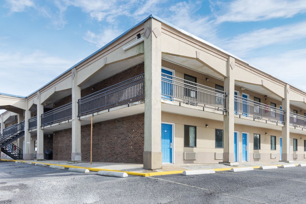 Travelers Place Inn & Suites - photo 47