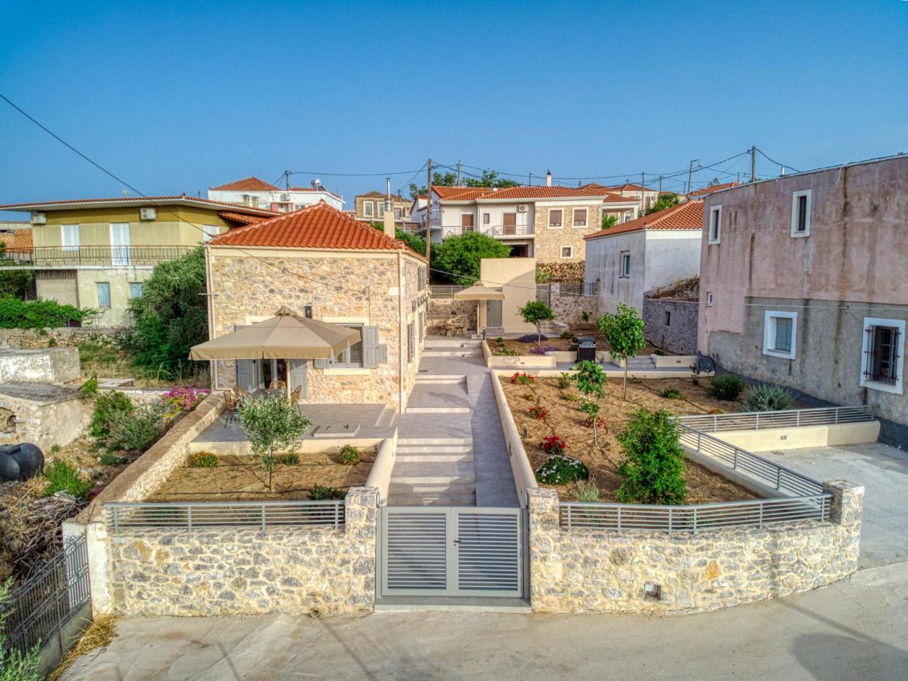 Ilida Villas — 4-Star Luxury Hotel in Sykia, Greece