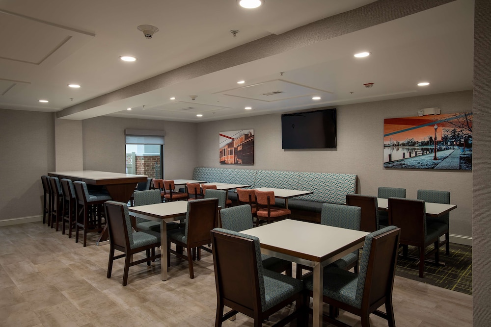 Hampton Inn Seaford - photo 42