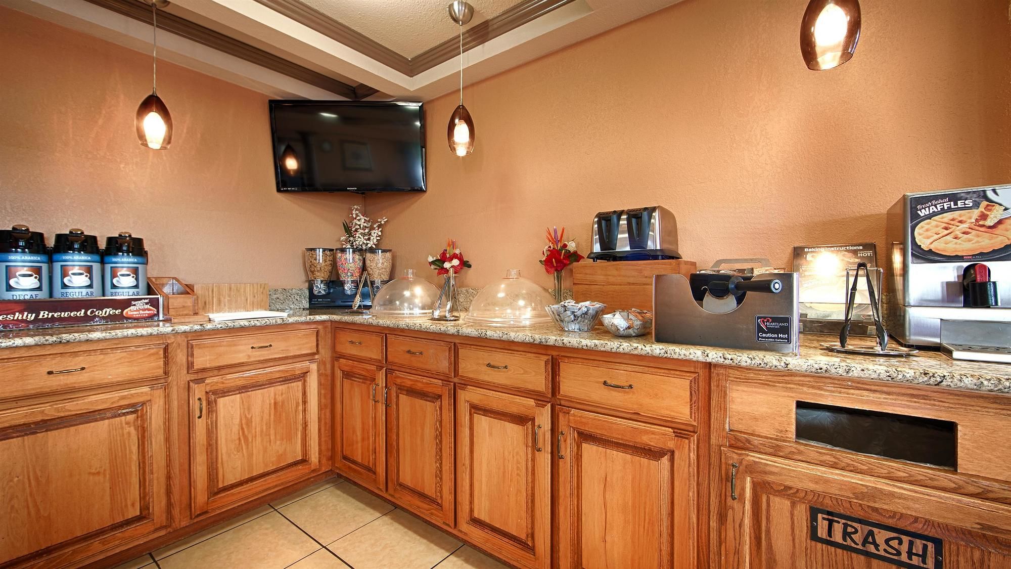 Best Western Montis Inn - photo 7