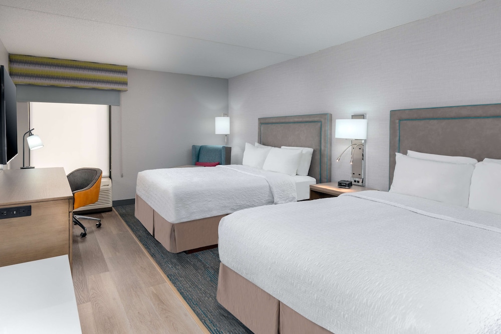 Hampton Inn Hartford Airport - photo 11