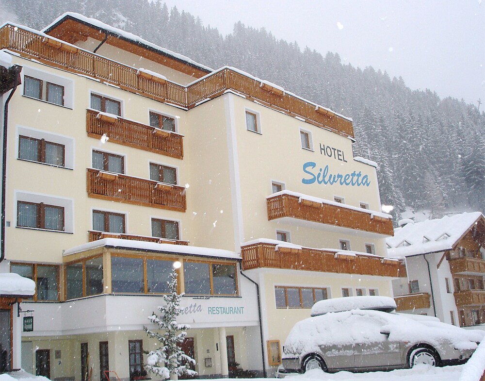 Hotel Silvretta - carbon neutral hotel in Kappl