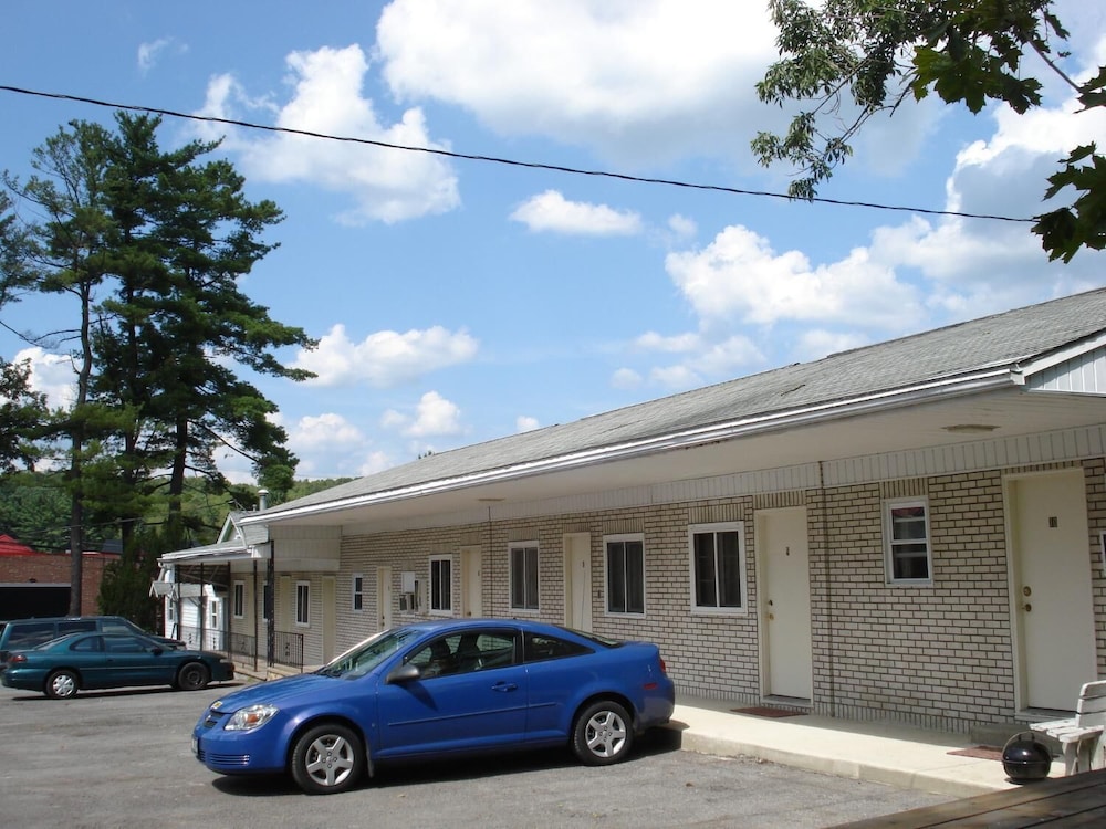 Cedar Grove Motel - photo 22