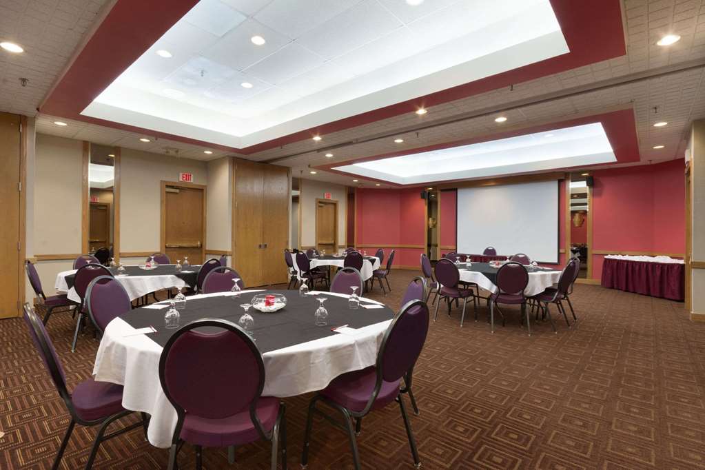 Ramada by Wyndham Raleigh - photo 13