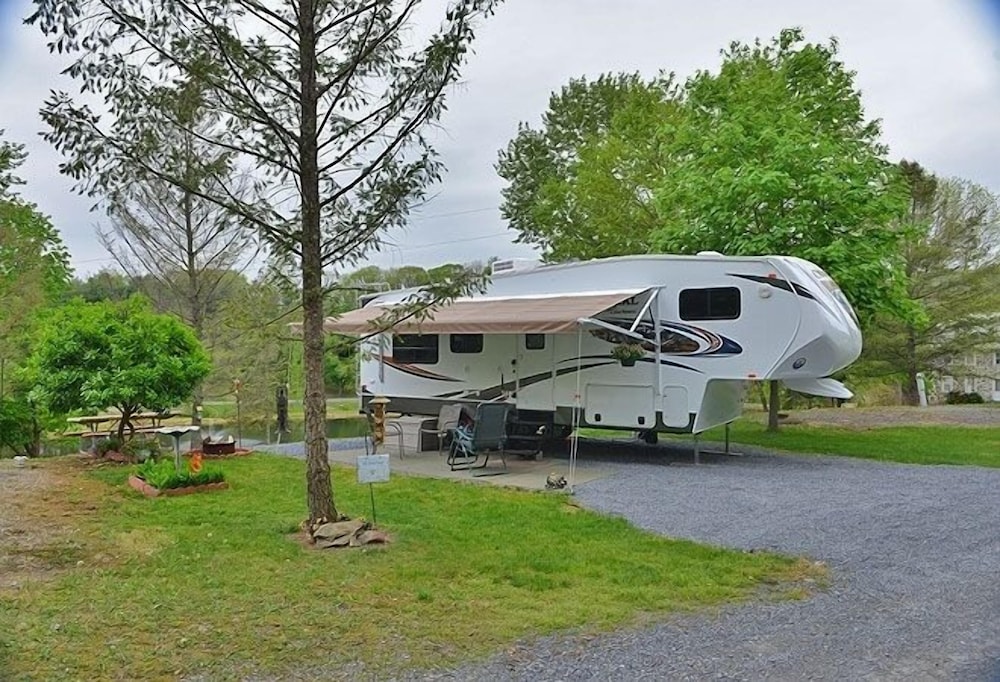 Robin Hill RV Resort & Campground Caravan Park - photo 13