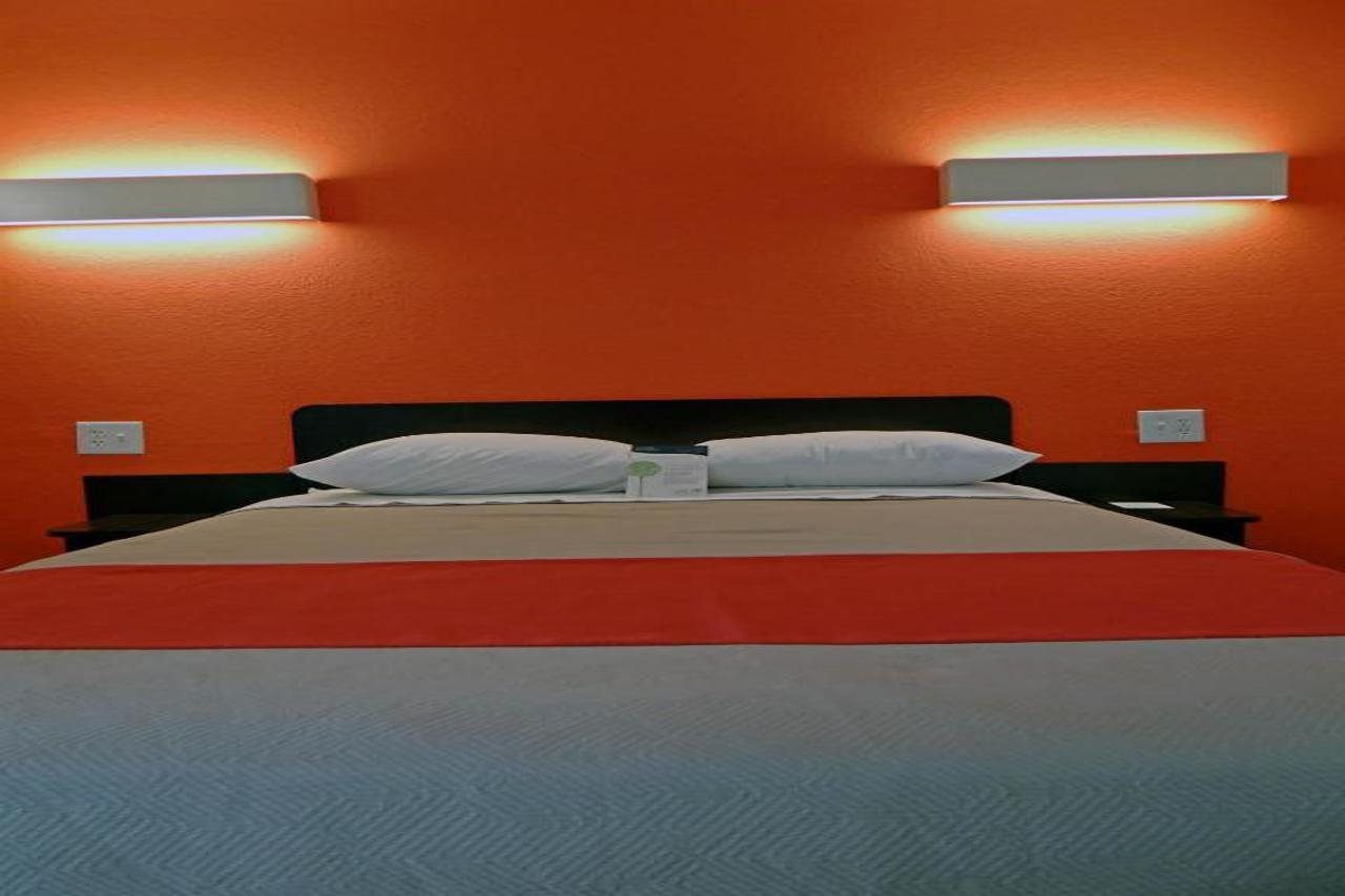 Motel 6 Baltimore MD - photo 17