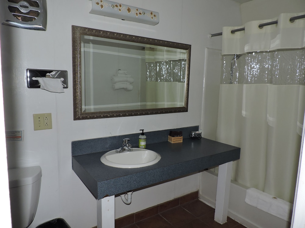 The Ranch Motel - photo 32