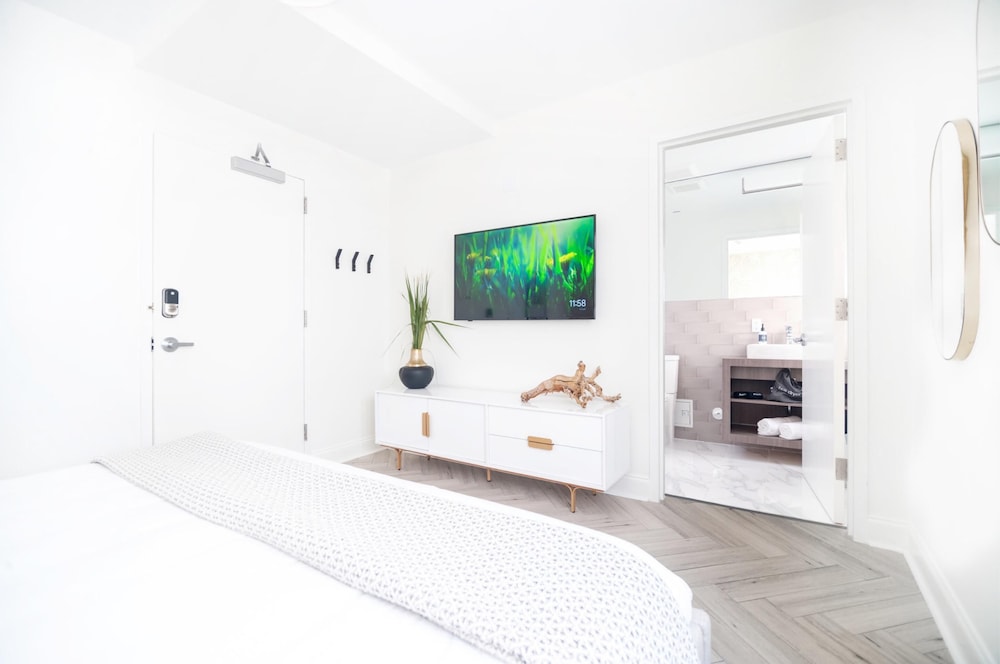 Luxuri Suites - photo 14
