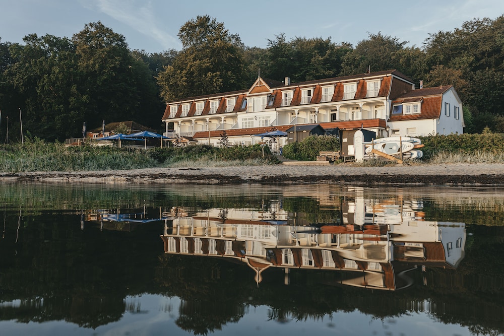 Hotel Wassersleben — 4-Star Luxury Hotel in Harrislee, Germany