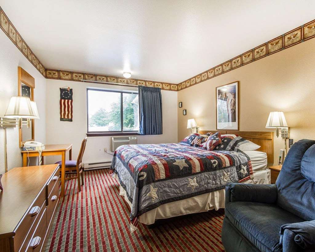 Rodeway Inn & Suites Madison East - photo 19