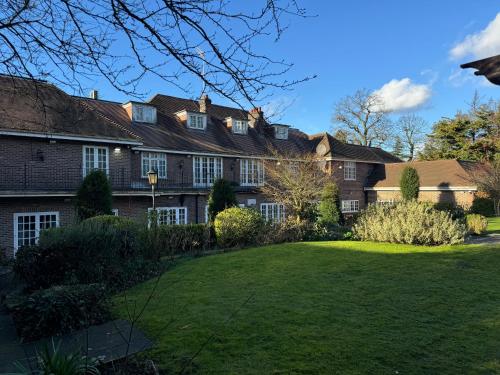The Bishop - carbon neutral hotel in London