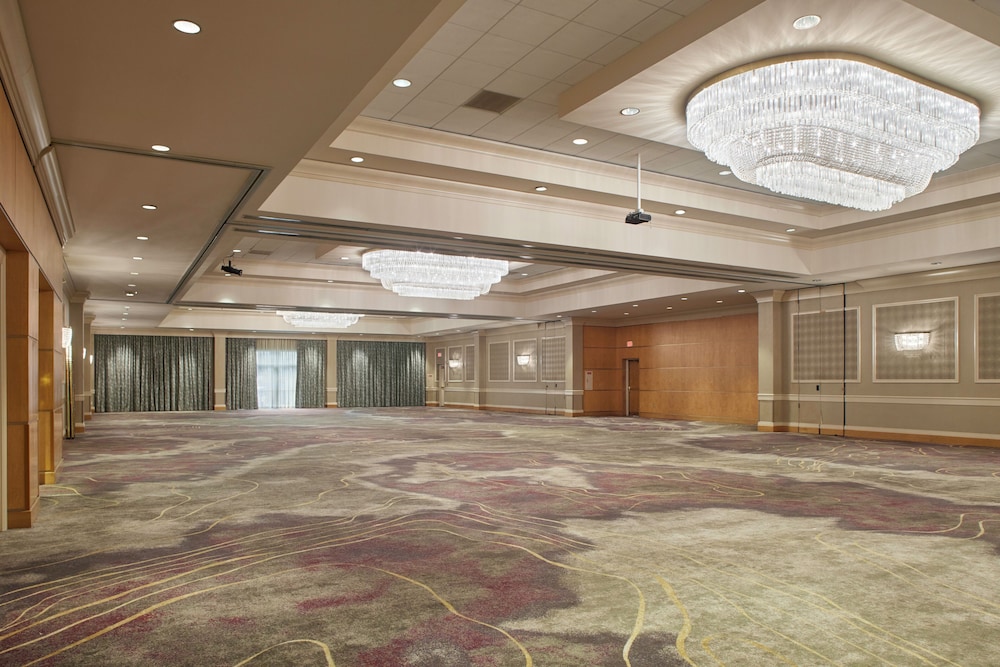 DoubleTree by Hilton Akron Fairlawn - photo 56