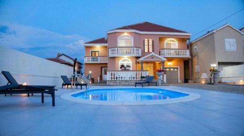Zadar Booking Zaton Villa Martinova holiday house with swimming pool — 4-Star Luxury Hotel in Nin, Croatia