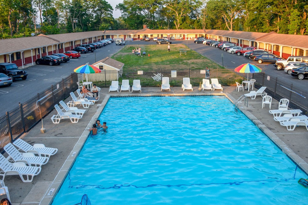 Atlantic Inn & Suites - photo 39