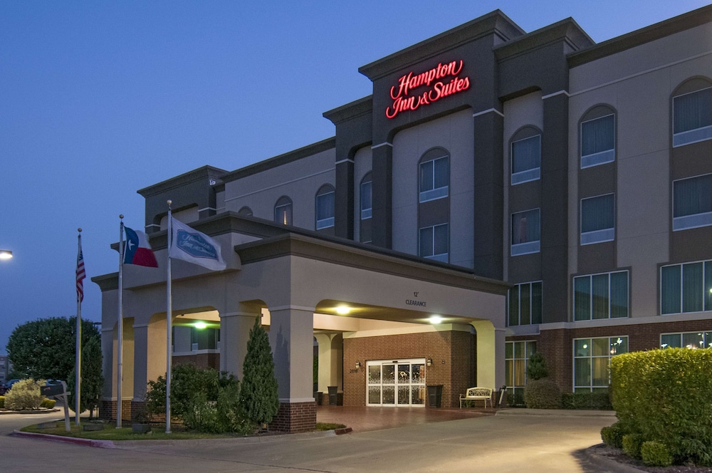 Hampton Inn & Suites Waxahachie - photo 38