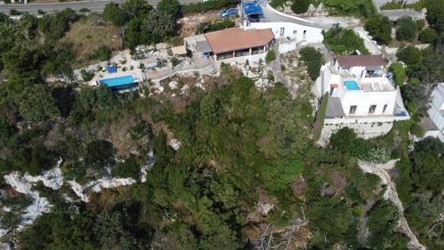 Ville Girasoli Sul Mare Natural Blue e Swimming Pool — hotel in Tricase