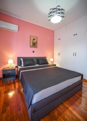 Spacious Apartment Near Panormou Metro with Self Check In — 4-Star Luxury Hotel in Athens, Greece