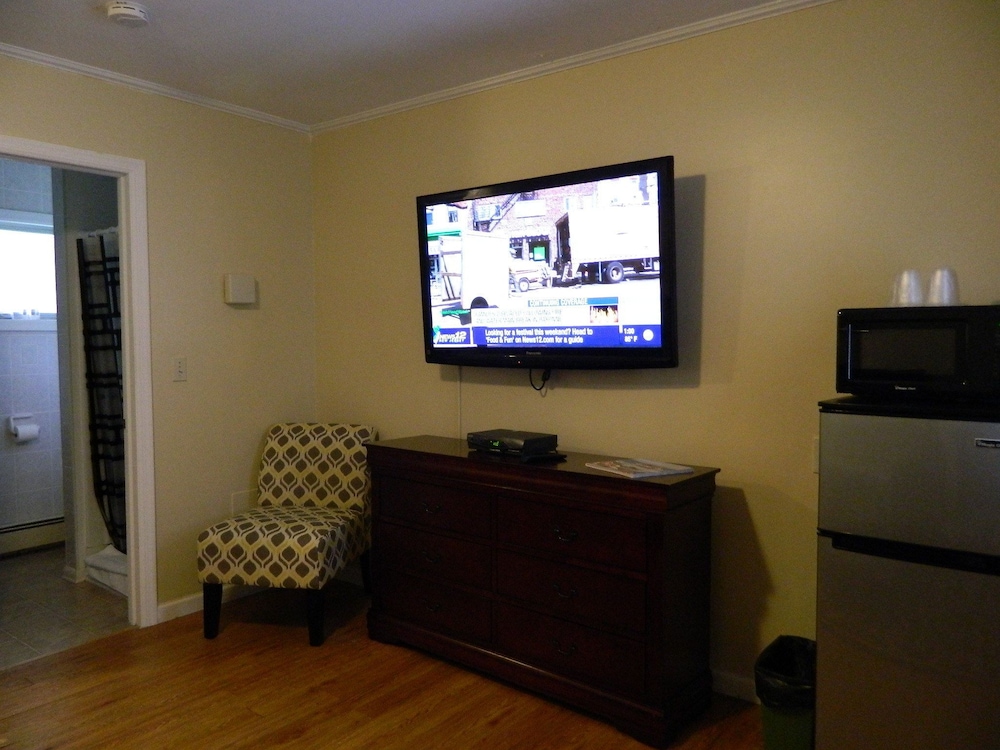 Twin Oaks Motel - photo 16