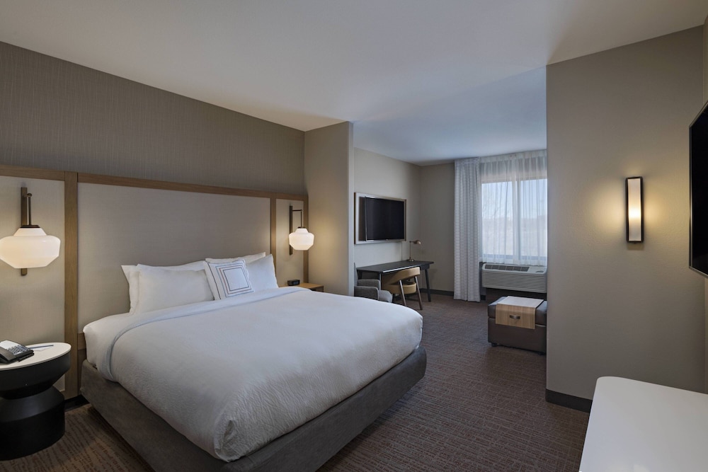 Fairfield Inn & Suites by Marriott Colorado Springs East Ballpark - photo 6
