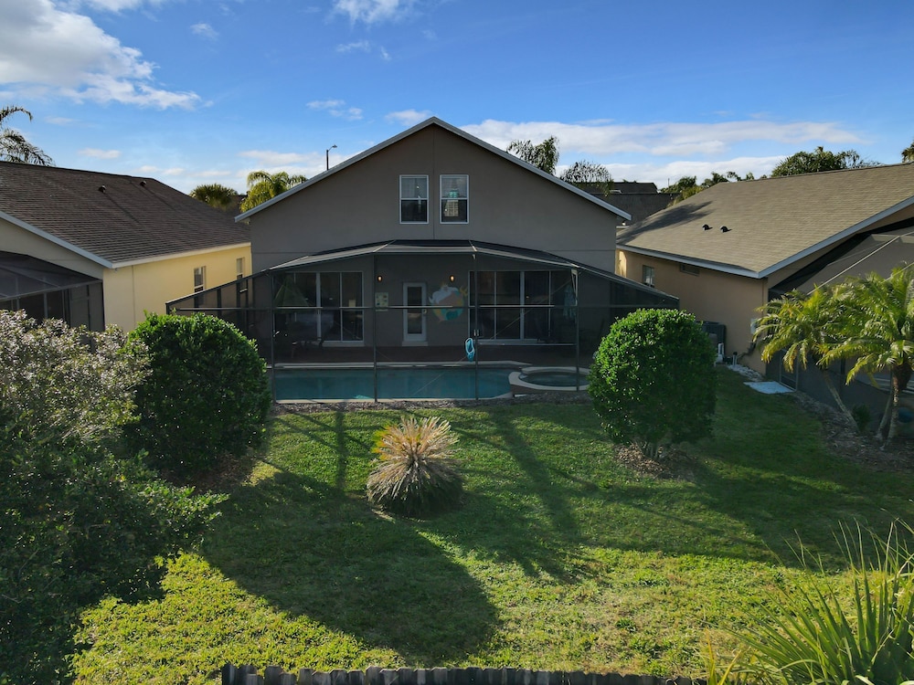 5br Lakeside Retreat W Resort Perks & Pvt Hot Tub - photo 2