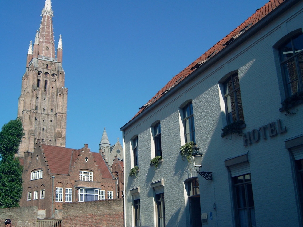 Bonobo Apartments — 4-Star Luxury Hotel in Brugge, Belgium