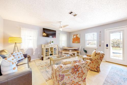 Dani's Dixie Delight North Side - last minute hotel in Gulf Shores