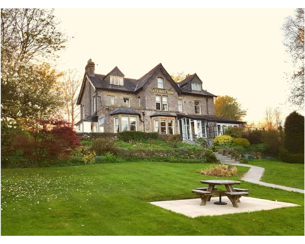 Gateway Inn - carbon neutral hotel in Unknown City