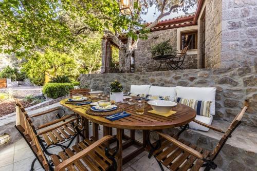Rodia Eco stay house in Epidavros Akros Estate — 4-Star Luxury Hotel in Palaia Epidavros, Greece