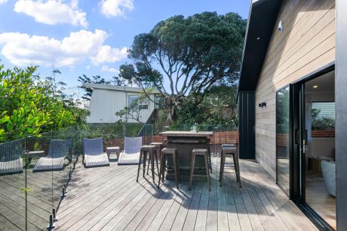 The Coastal Nest Waitarere Beach Holiday Home — 4-Star Luxury Hotel in Levin, New Zealand