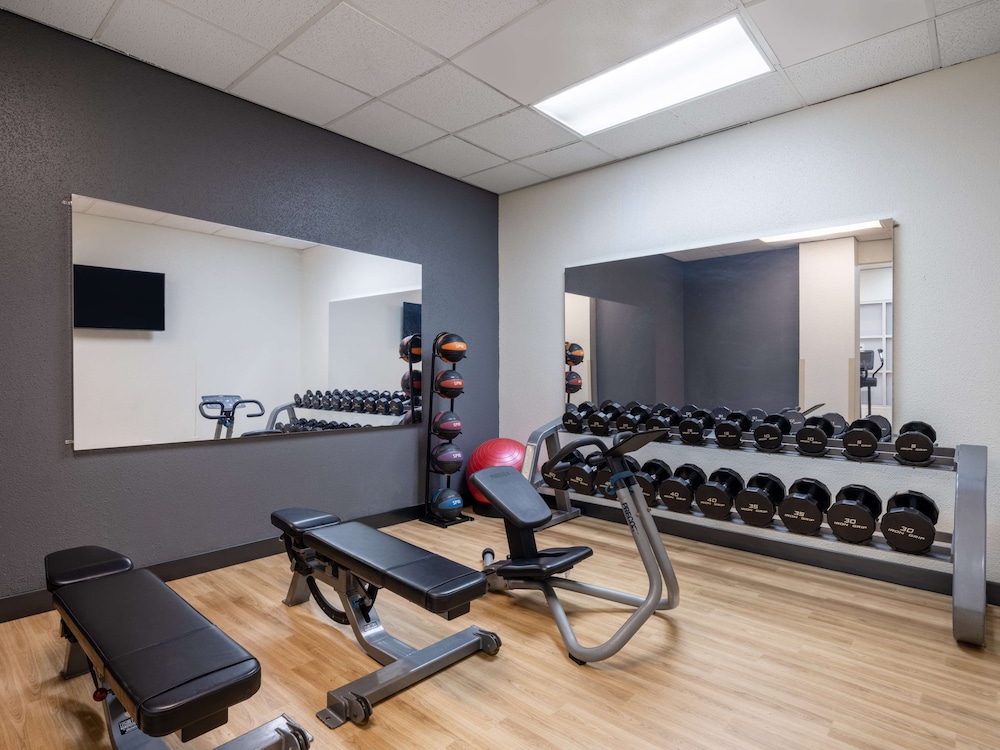 Embassy Suites by Hilton Baltimore Hunt Valley - photo 30