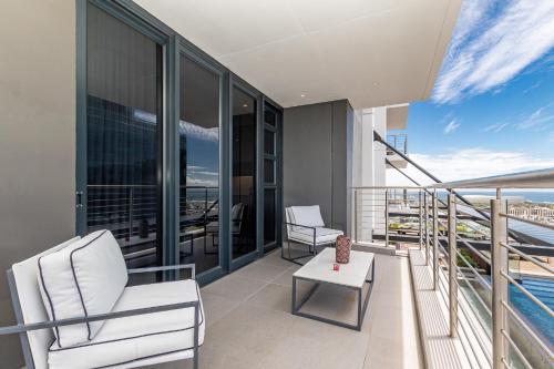 Spacious Apartment at 16 on Bree with great views