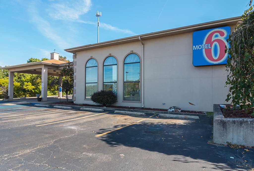Motel 6 Hannibal MO - photo 4