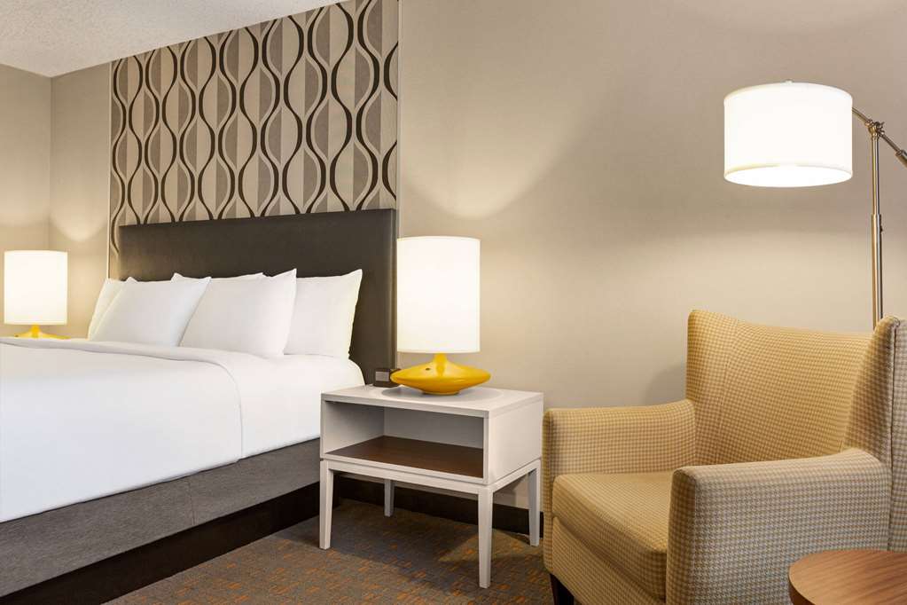 Wyndham Fort Smith City Center - photo 14