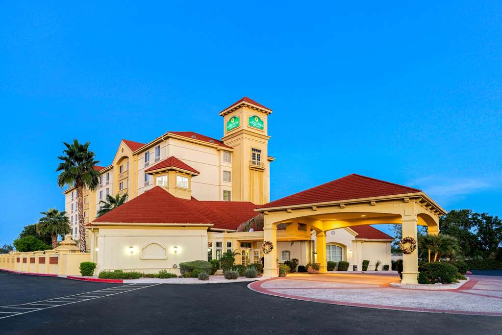 La Quinta Inn & Suites by Wyndham Mesa Superstition Springs - featured photo