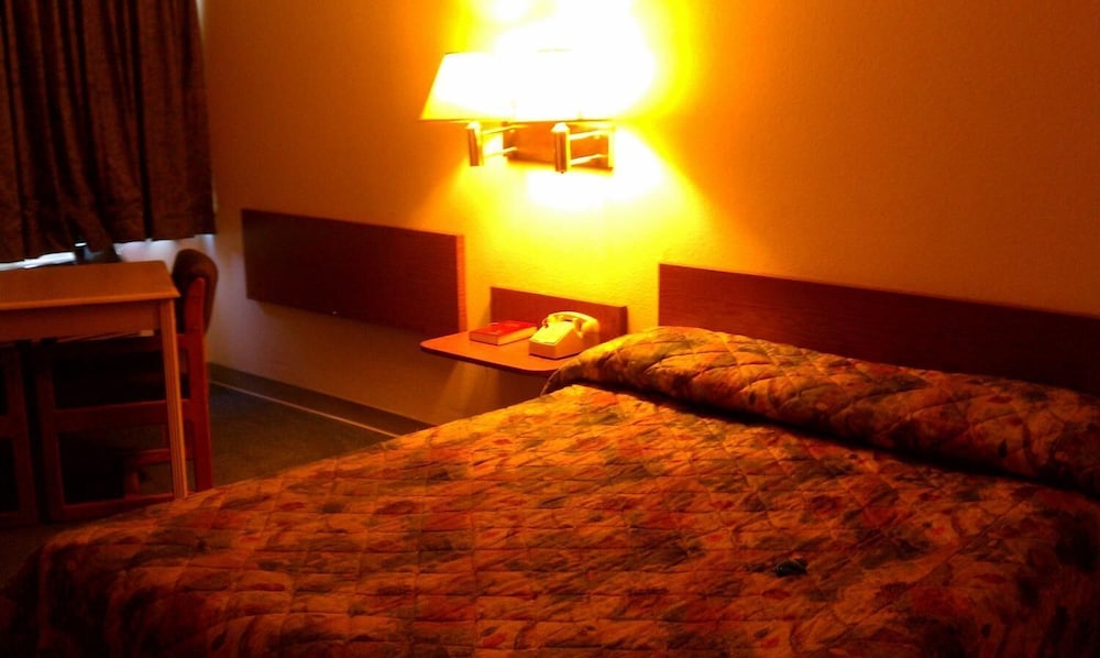Colorado River Value Inn - photo 17