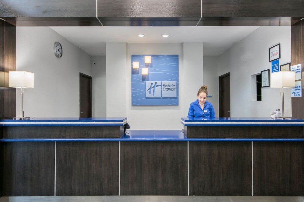Holiday Inn Express & Suites Houston North IAH Area by IHG - photo 27