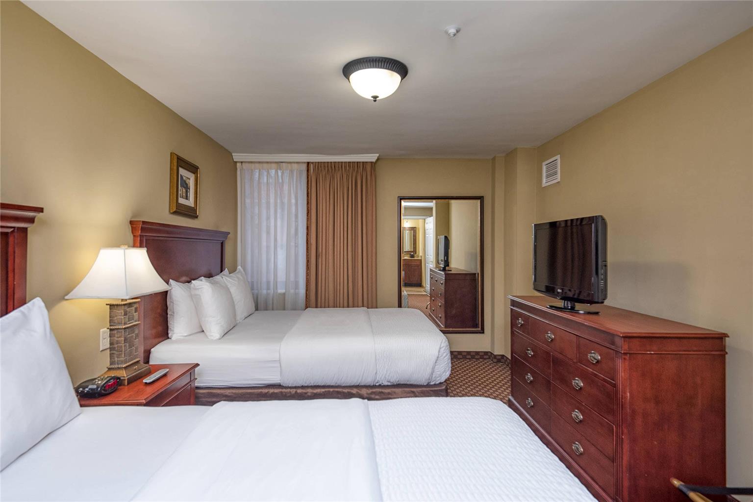Arlington Court Suites a Clarion Collection Hotel - photo 23
