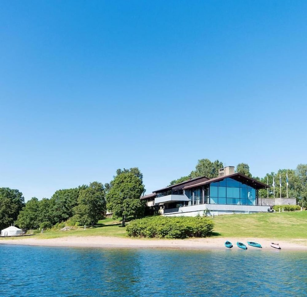 Skåvsjöholm hotell & konferens — hotel in Akersberga