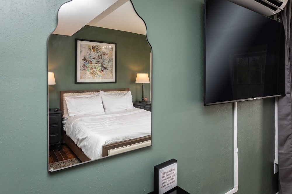 The Legacy Inn - photo 15