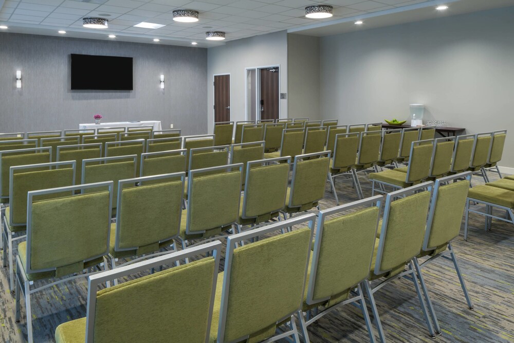Fairfield Inn & Suites by Marriott Chicago Schaumburg - photo 26