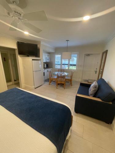 High Noon Beach Resort - photo 21