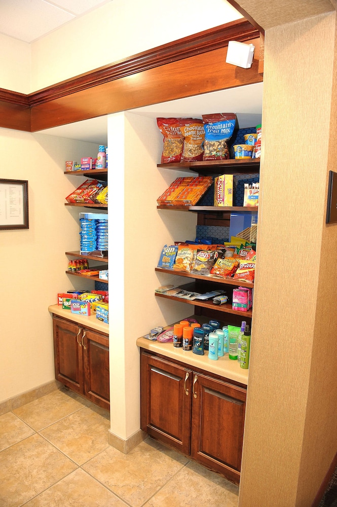 Hampton Inn & Suites Brookings - photo 32