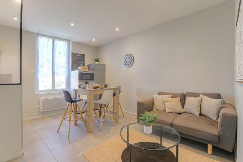 Convivial Et Calme Proche Parilly Et Gerland in Lyon, France