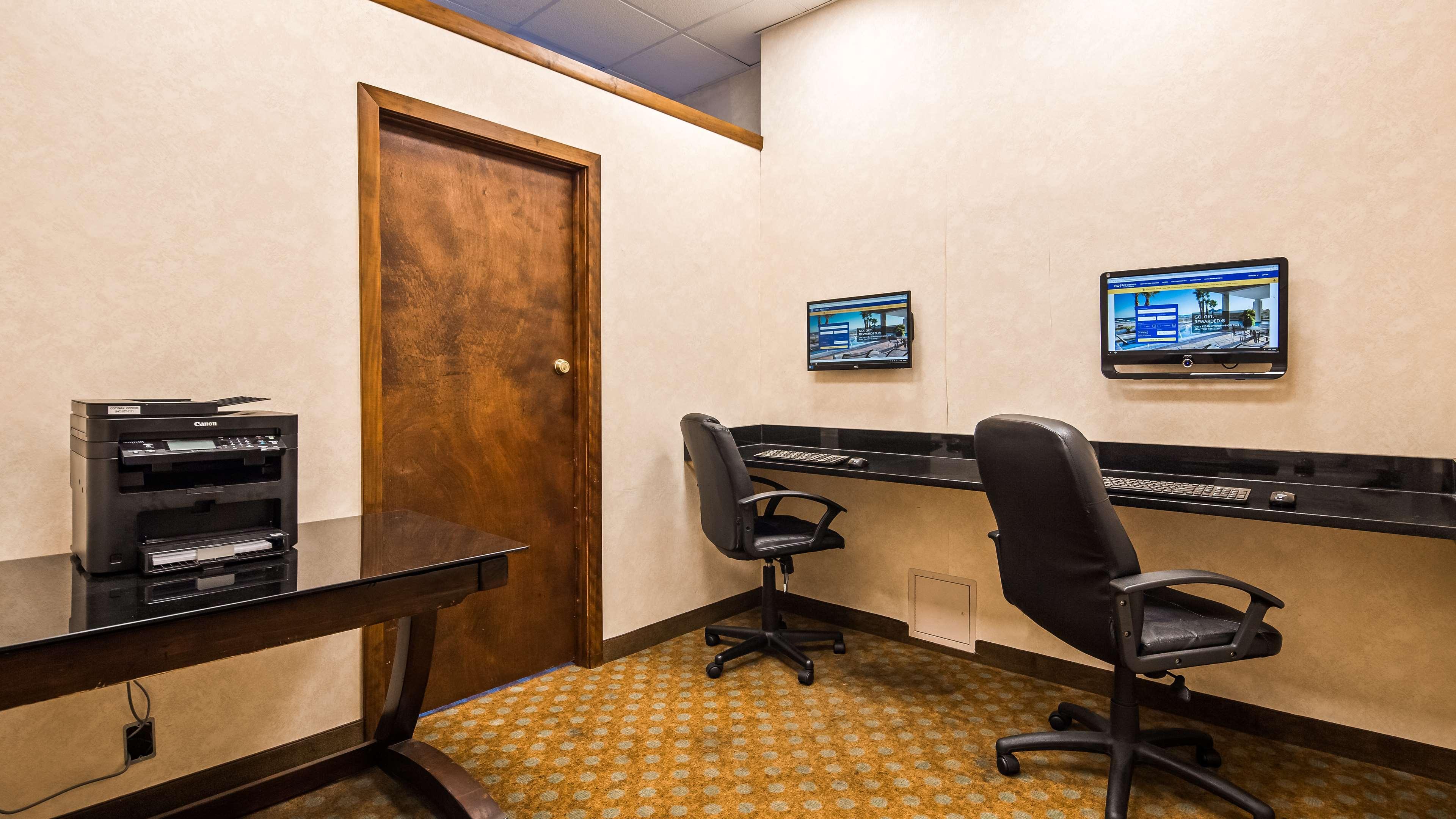 Best Western Plus Chicago Hillside - photo 34