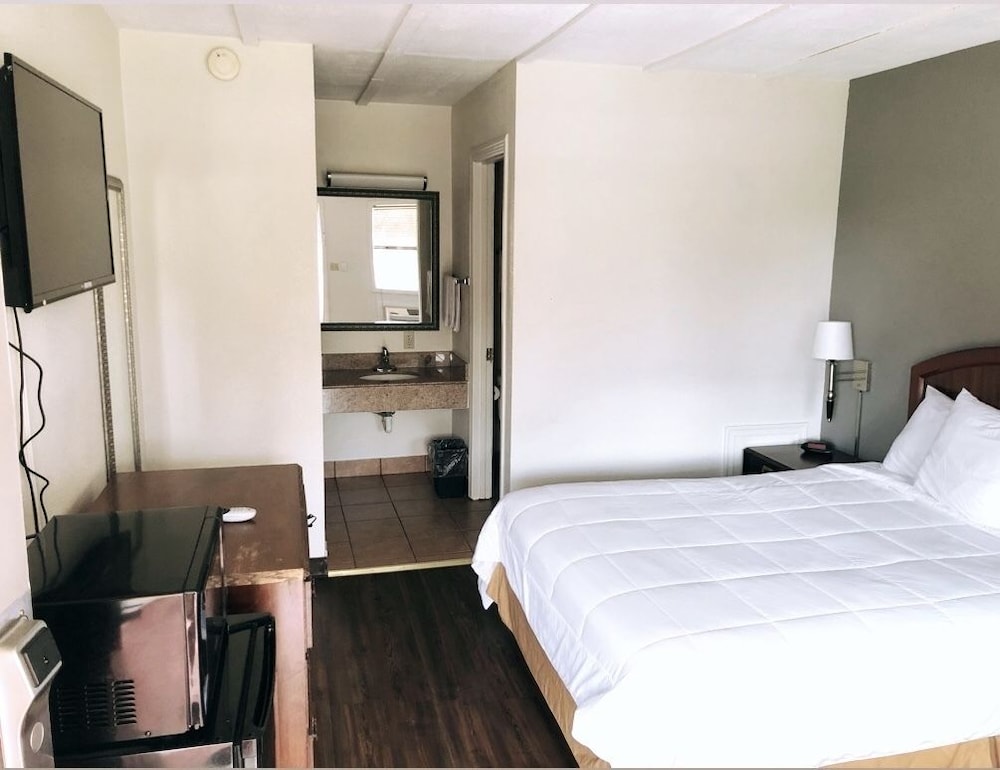Americas Best Value Inn Princess Anne - photo 11